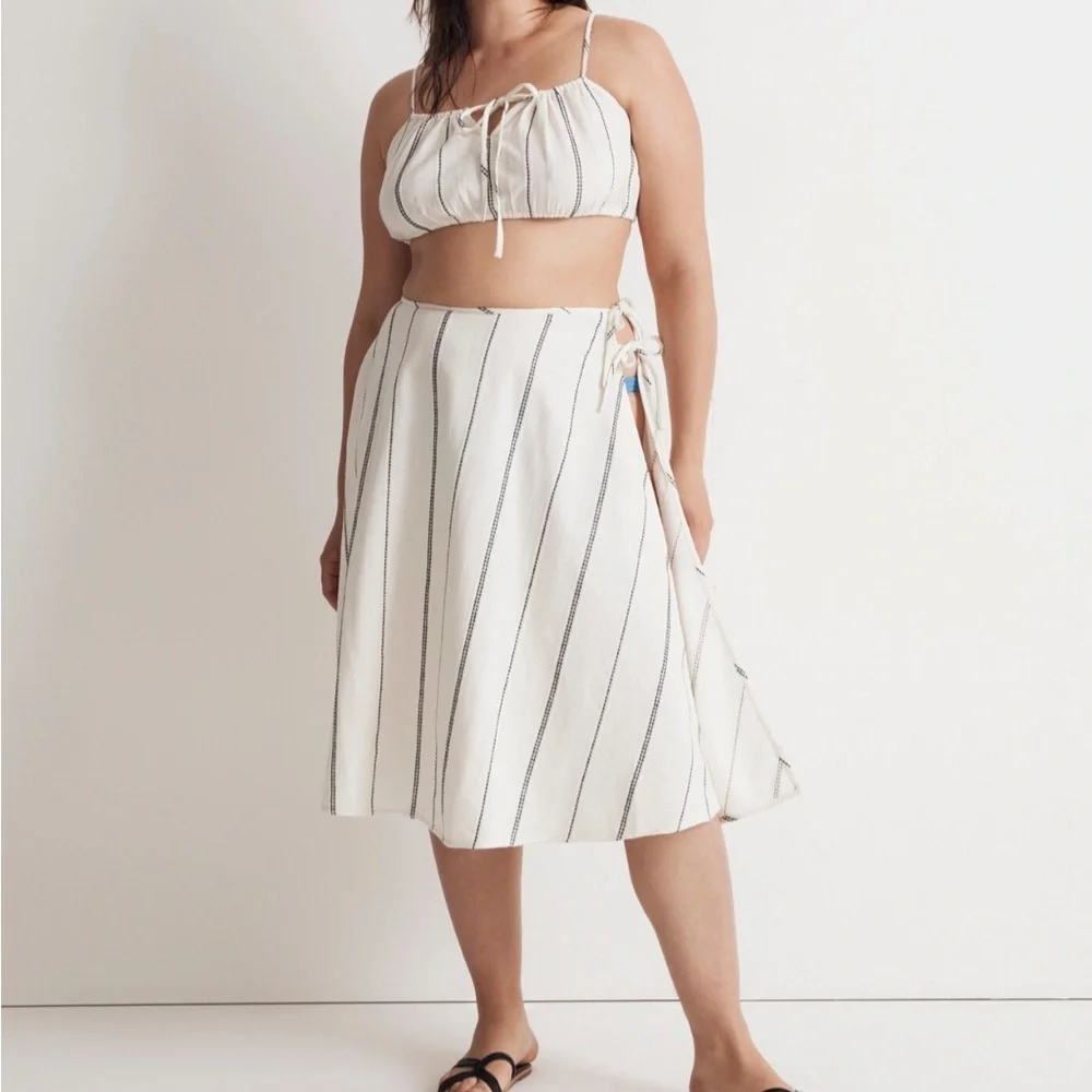 Madewell Tie-Front Bubble Cover-Up Crop Top in Lighthouse - Picture 3 of 4